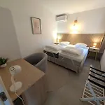 Hoteliere Les Hameaux De Saint Cyprien 2 Lecci