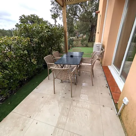 Hoteliere Les Hameaux De Saint Cyprien 2 * Lecci