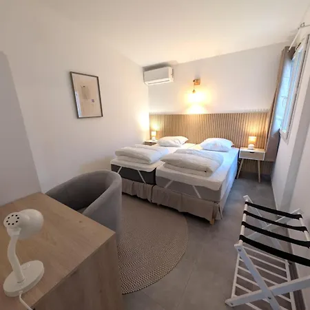Hoteliere Les Hameaux De Saint Cyprien 2 Леччи
