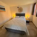 Hoteliere Les Hameaux De Saint Cyprien 2 * Lecci