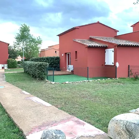 Hoteliere Les Hameaux De Saint Cyprien 2 * Lecci