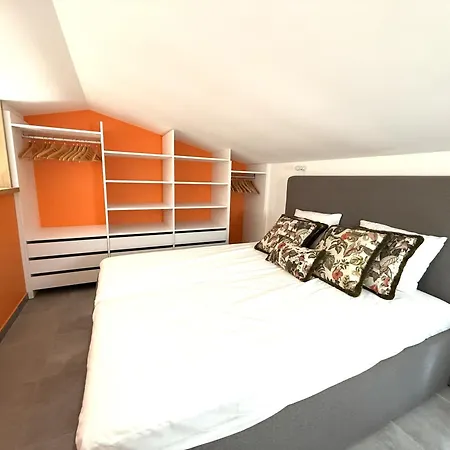 Hoteliere Les Hameaux De Saint Cyprien 2 * Lecci