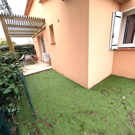 Hoteliere Les Hameaux De Saint Cyprien 2 Lecci