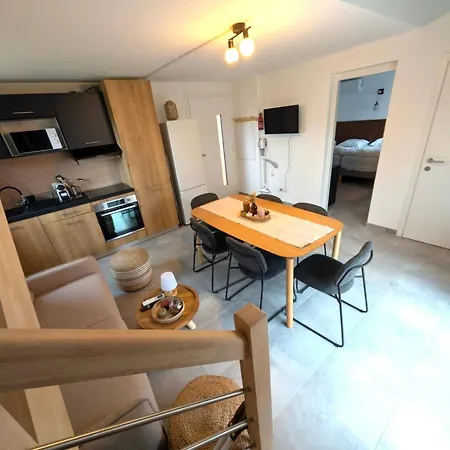 Hoteliere Les Hameaux De Saint Cyprien 2 * Lecci