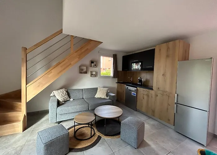 Hoteliere Les Hameaux De Saint Cyprien 2 Lecci