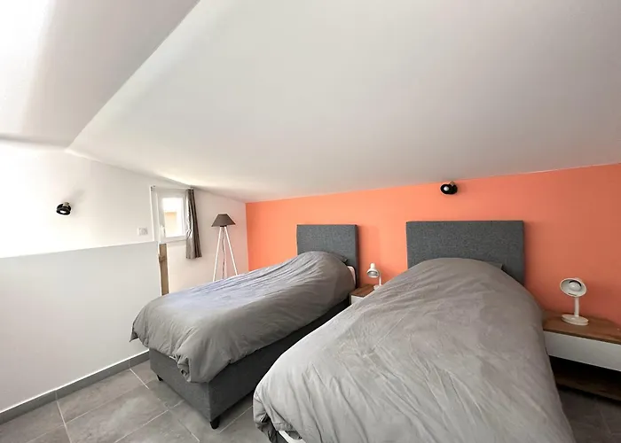 Hoteliere Les Hameaux De Saint Cyprien 2 Lecci