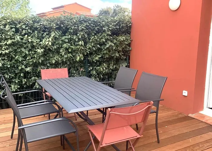 Hoteliere Les Hameaux De Saint Cyprien 2 Lecci