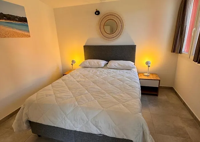 Hoteliere Les Hameaux De Saint Cyprien 2 * Lecci