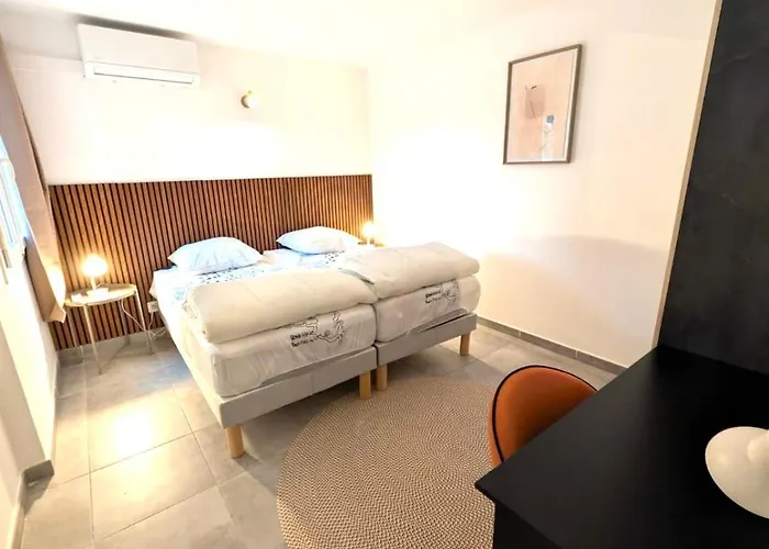 Hoteliere Les Hameaux De Saint Cyprien 2 *